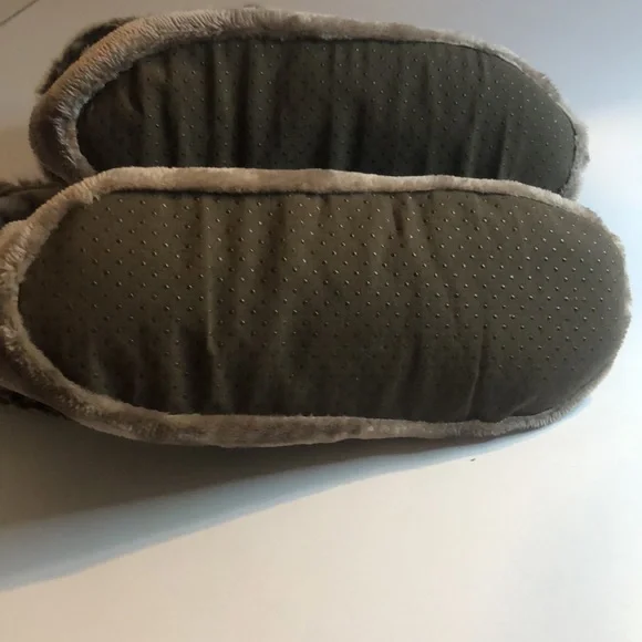 Woman’s fur slippers - Picture 5 of 8